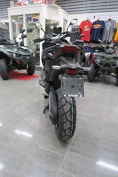 Honda X-ADV750 4 of 6