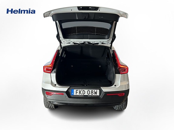 Volvo EX40 11 of 13