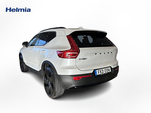 Volvo EX40 2 of 5