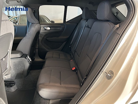 Volvo EX40 12 of 13