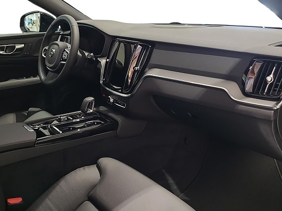 Volvo V60 4 of 15