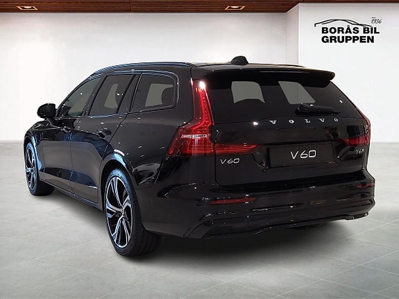 Volvo V60 2 of 15