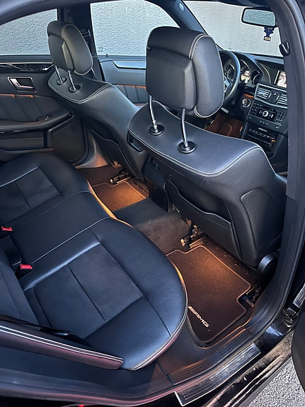 Mercedes-Benz E220 6 of 7