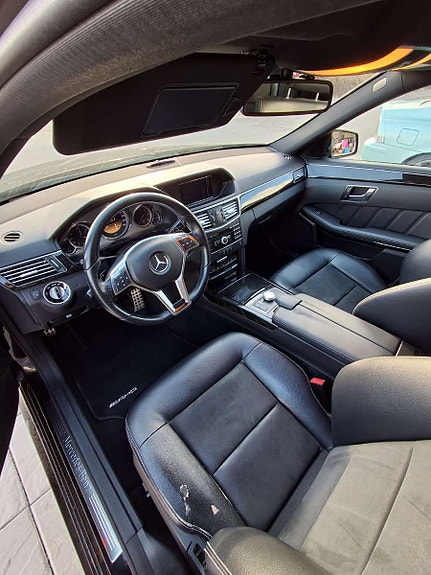 Mercedes-Benz E220 5 of 5