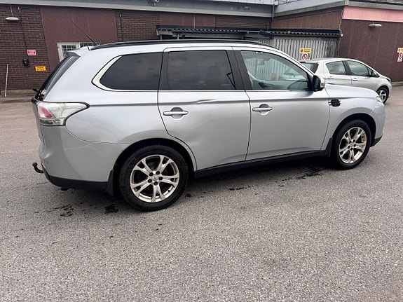 Mitsubishi Outlander 4 of 5