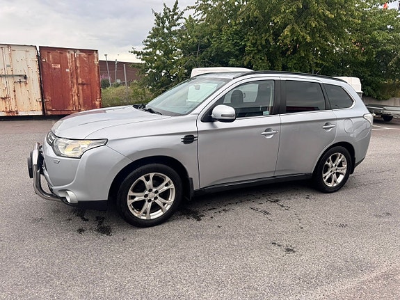 Mitsubishi Outlander 3 of 5