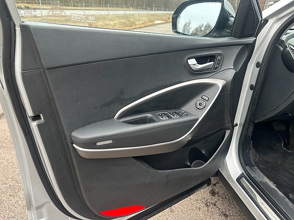 Hyundai Santa Fe 11 of 13