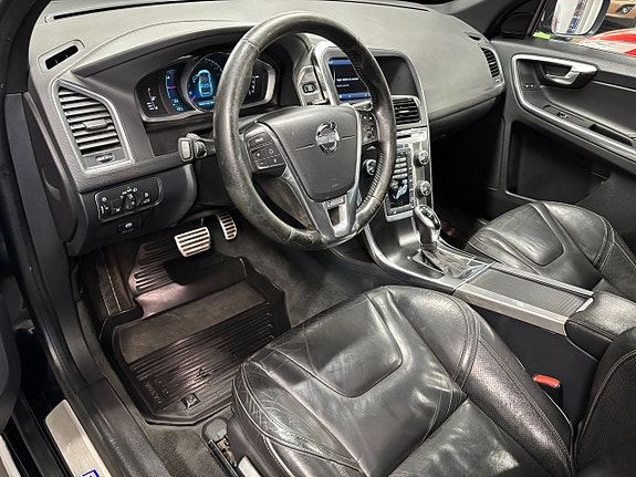 Volvo XC60 10 of 27