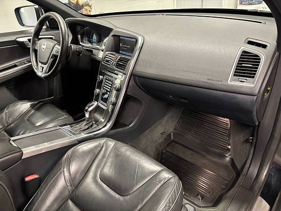 Volvo XC60 12 of 27