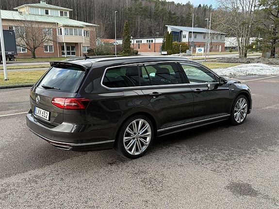 Volkswagen Passat 4 of 5