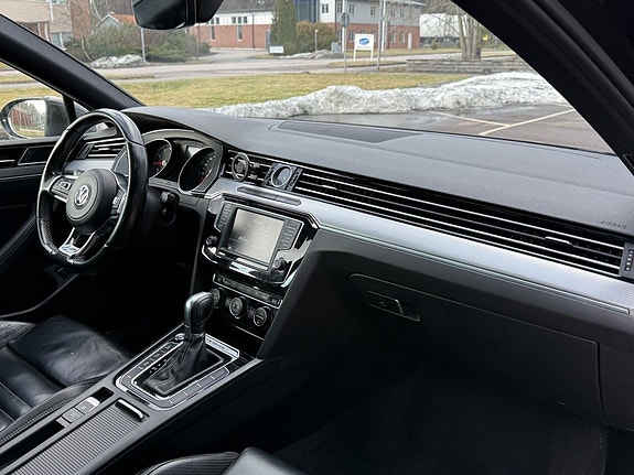 Volkswagen Passat 7 of 9