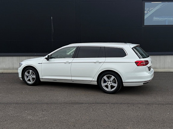 Volkswagen Passat 9 of 18