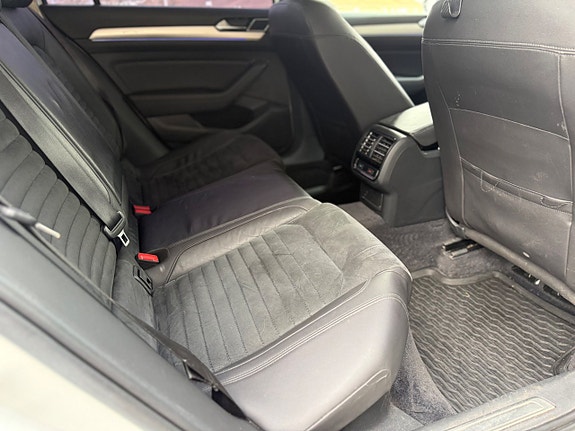 Volkswagen Passat 14 of 18