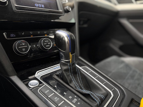 Volkswagen Passat 15 of 18