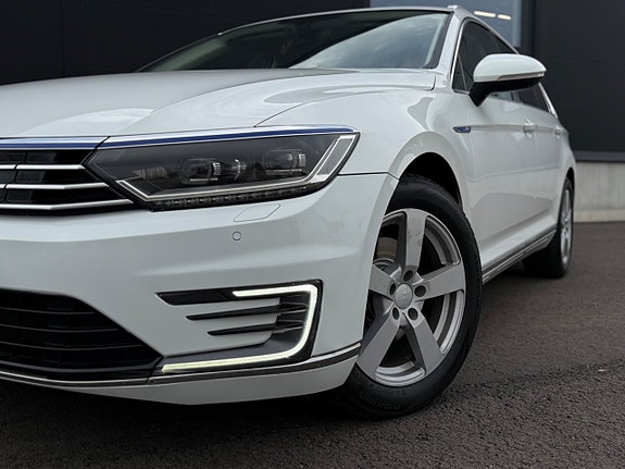 Volkswagen Passat 3 of 5