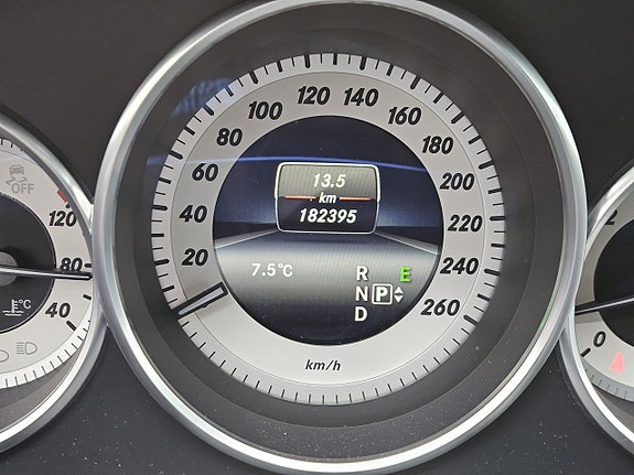 Mercedes-Benz CLS350 23 of 24