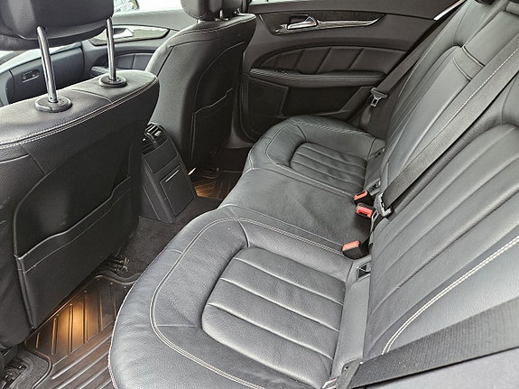 Mercedes-Benz CLS350 12 of 24