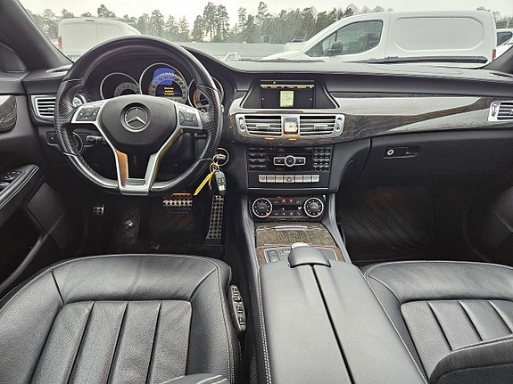 Mercedes-Benz CLS350 10 of 24