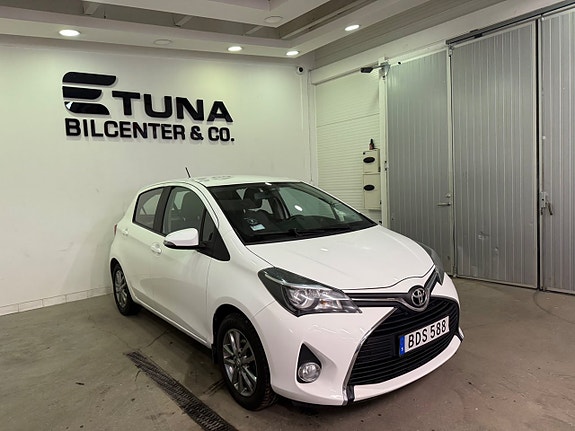 Toyota Yaris 3 of 5