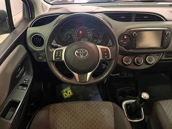 Toyota Yaris 9 of 13