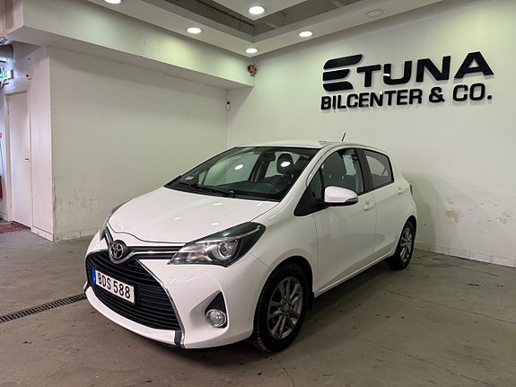 Toyota Yaris 4 of 5
