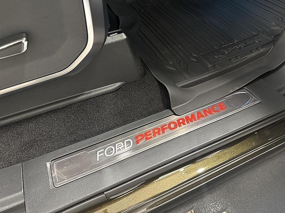 Ford F-150 9 of 17