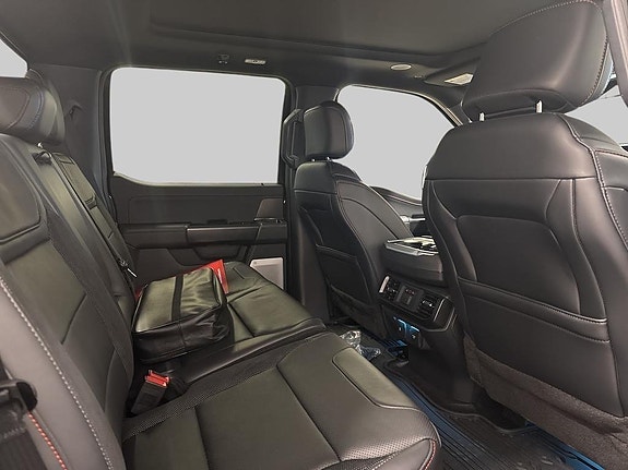 Ford F-150 12 of 17