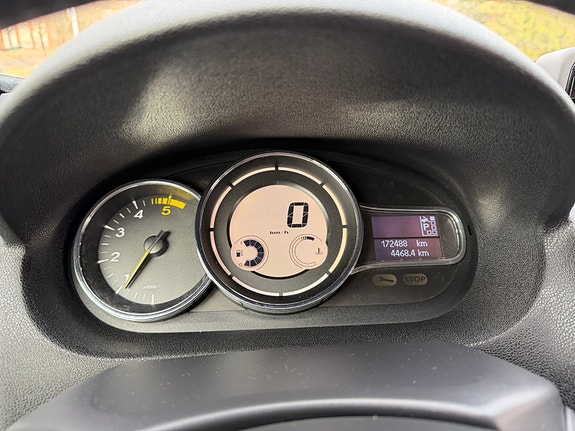 Renault Megane III 8 of 8