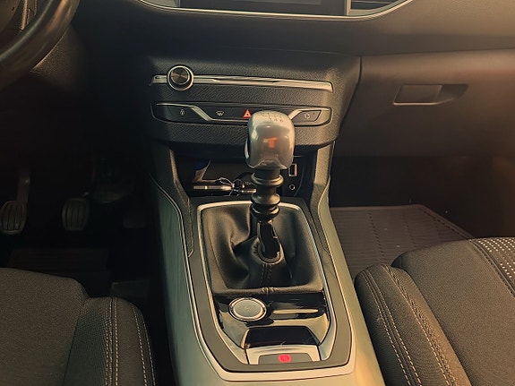 Peugeot 308 10 of 18
