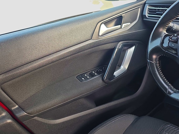 Peugeot 308 11 of 18