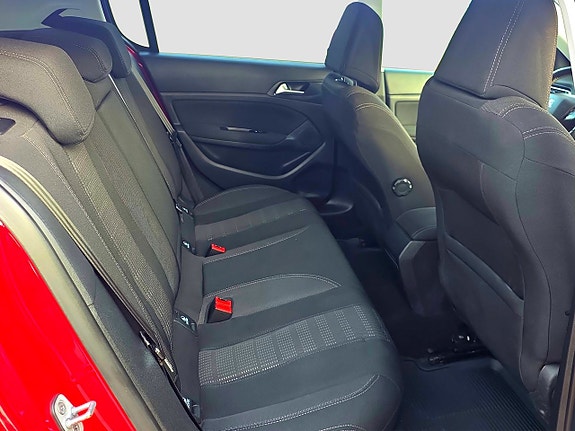 Peugeot 308 15 of 18