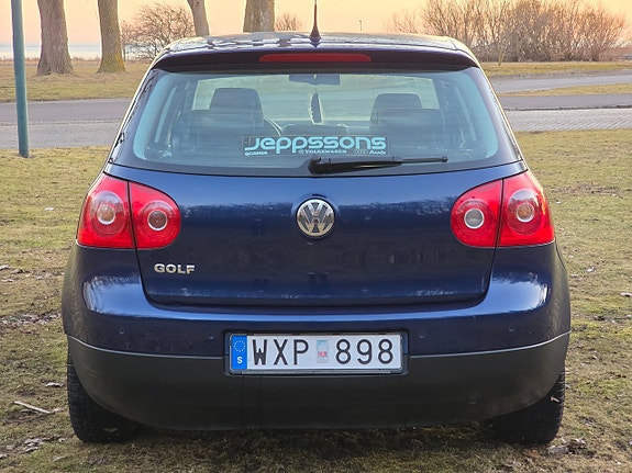 Volkswagen Golf V 9 of 21