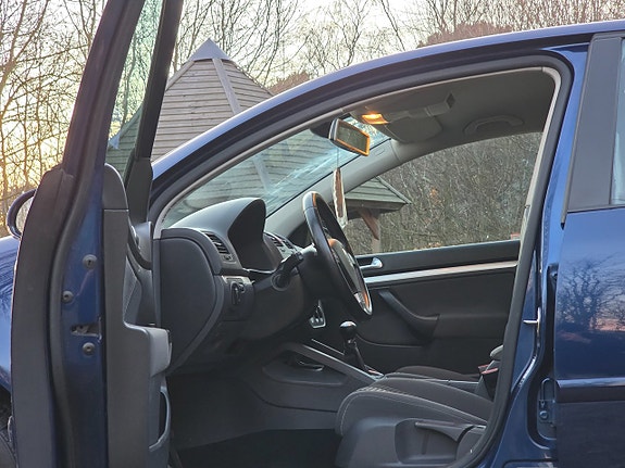 Volkswagen Golf V 18 of 21