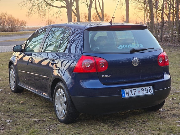 Volkswagen Golf V 10 of 21