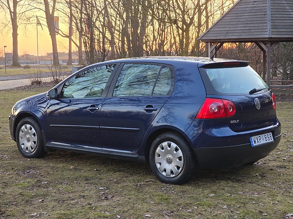 Volkswagen Golf V 11 of 21