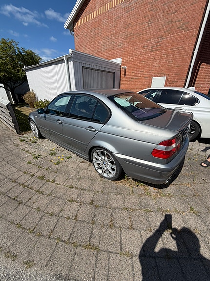 Mercedes-Benz 4 of 6