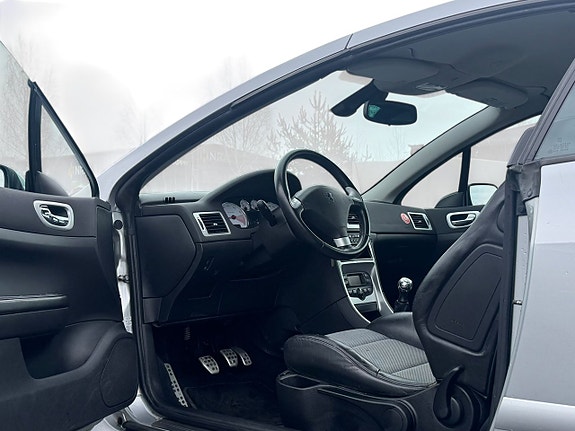 Peugeot 307 CC 17 of 19