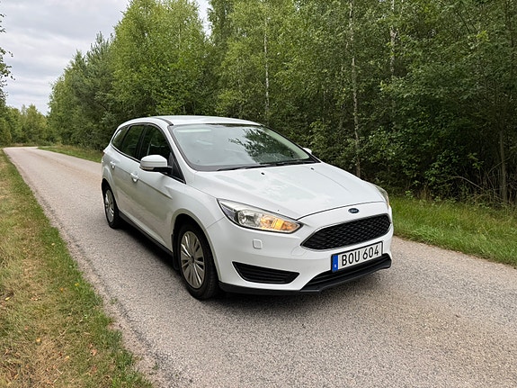 Ford Focus 2 of 6