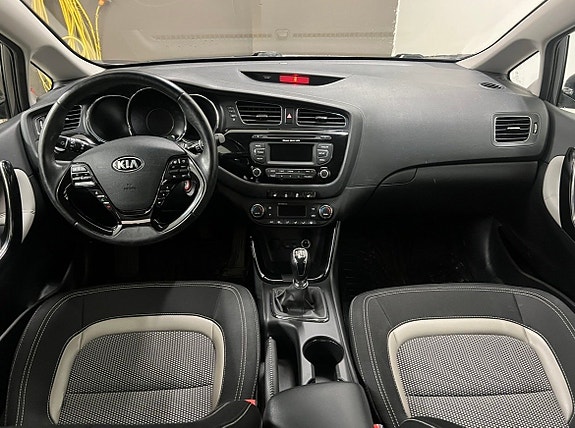 Kia Ceed 4 of 6