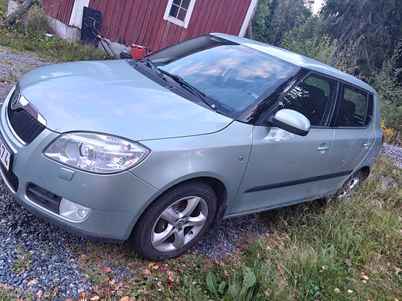 Skoda Fabia 2 of 7