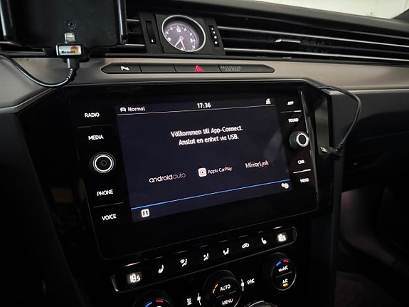 Volkswagen Passat Alltrack 15 of 26