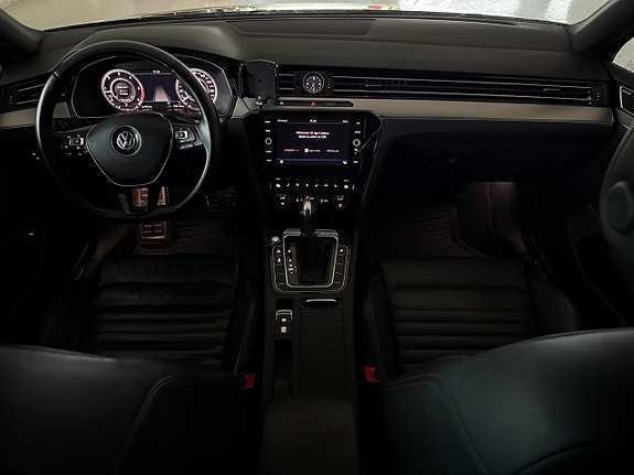 Volkswagen Passat Alltrack 11 of 26