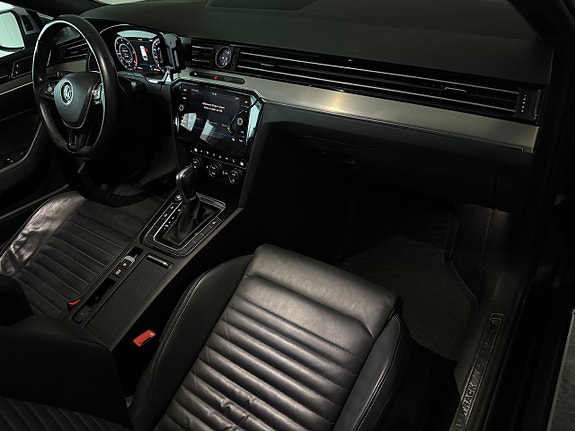 Volkswagen Passat Alltrack 10 of 26