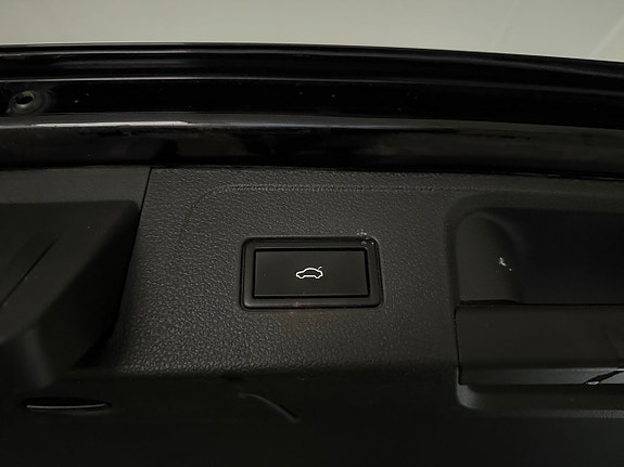 Volkswagen Passat Alltrack 25 of 26