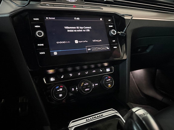 Volkswagen Passat Alltrack 21 of 26