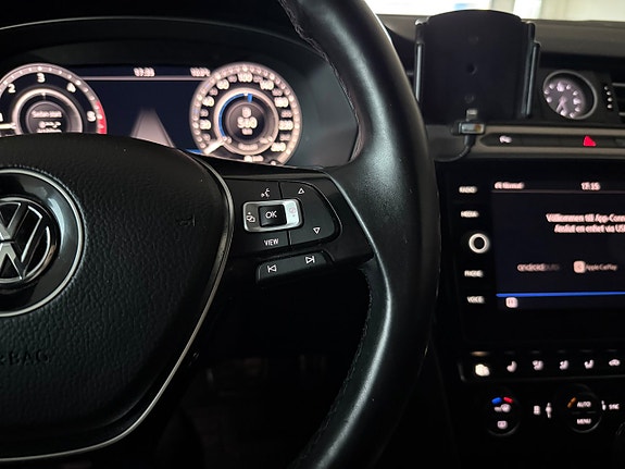 Volkswagen Passat Alltrack 14 of 26