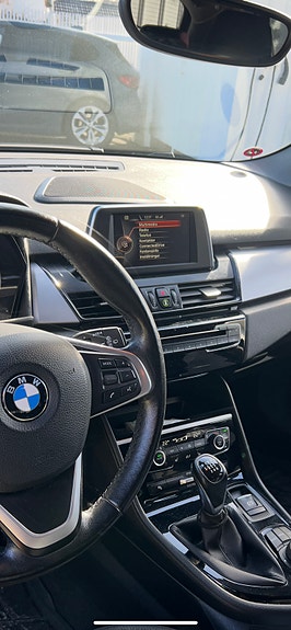 BMW 218i 3 of 14