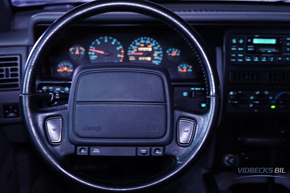 Jeep Grand Cherokee 14 of 20