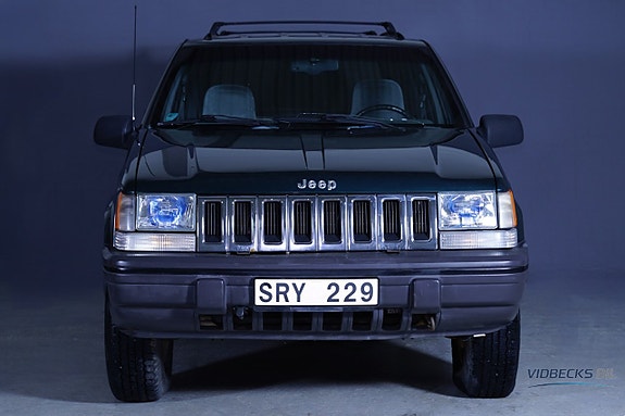 Jeep Grand Cherokee 2 of 20