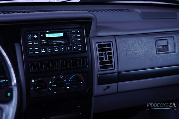 Jeep Grand Cherokee 16 of 20
